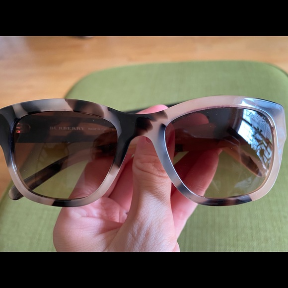 Burberry Accessories - Burberry Tortoise Shell Sunglasses